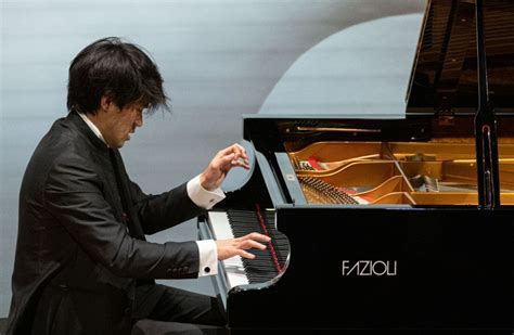 L'art du piano selon Bruce Liu à la Fondation Louis Vuitton